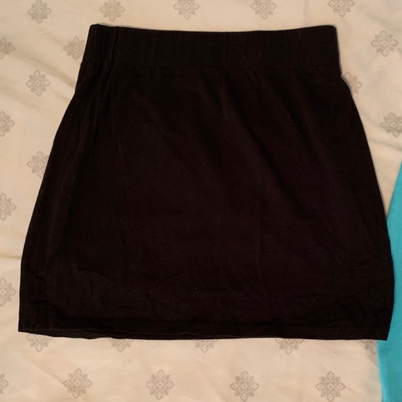 Lot of 2 Mini Skirts - Picture 3 of 8